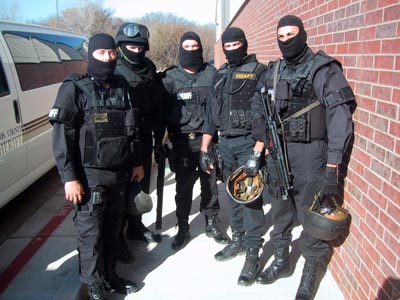 swat-team-posing